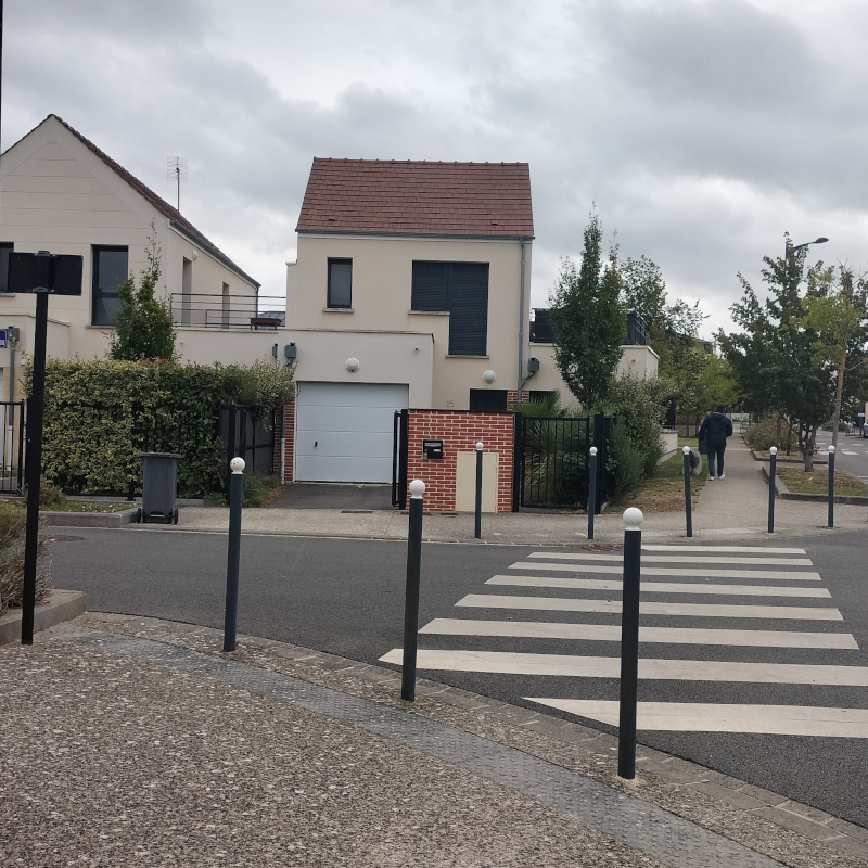 Bruits de chocs entre garages et maisons individuelles