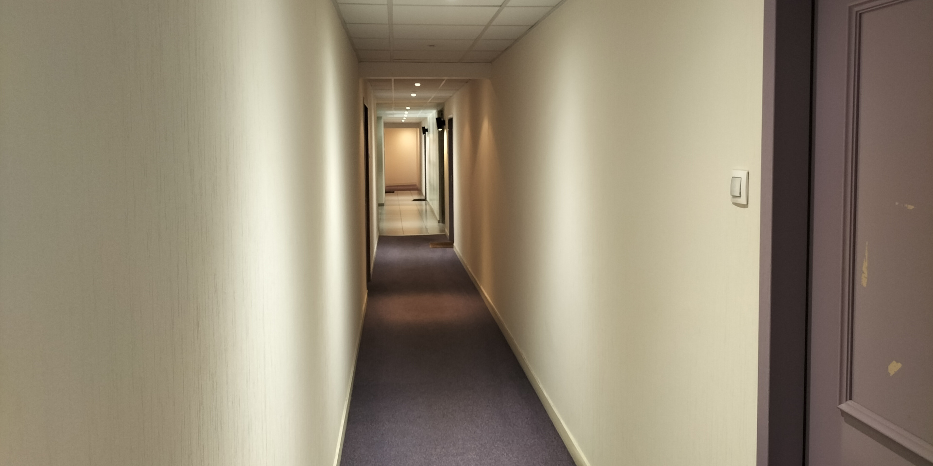 Réhabilitation acoustique des halls d'immeubles
