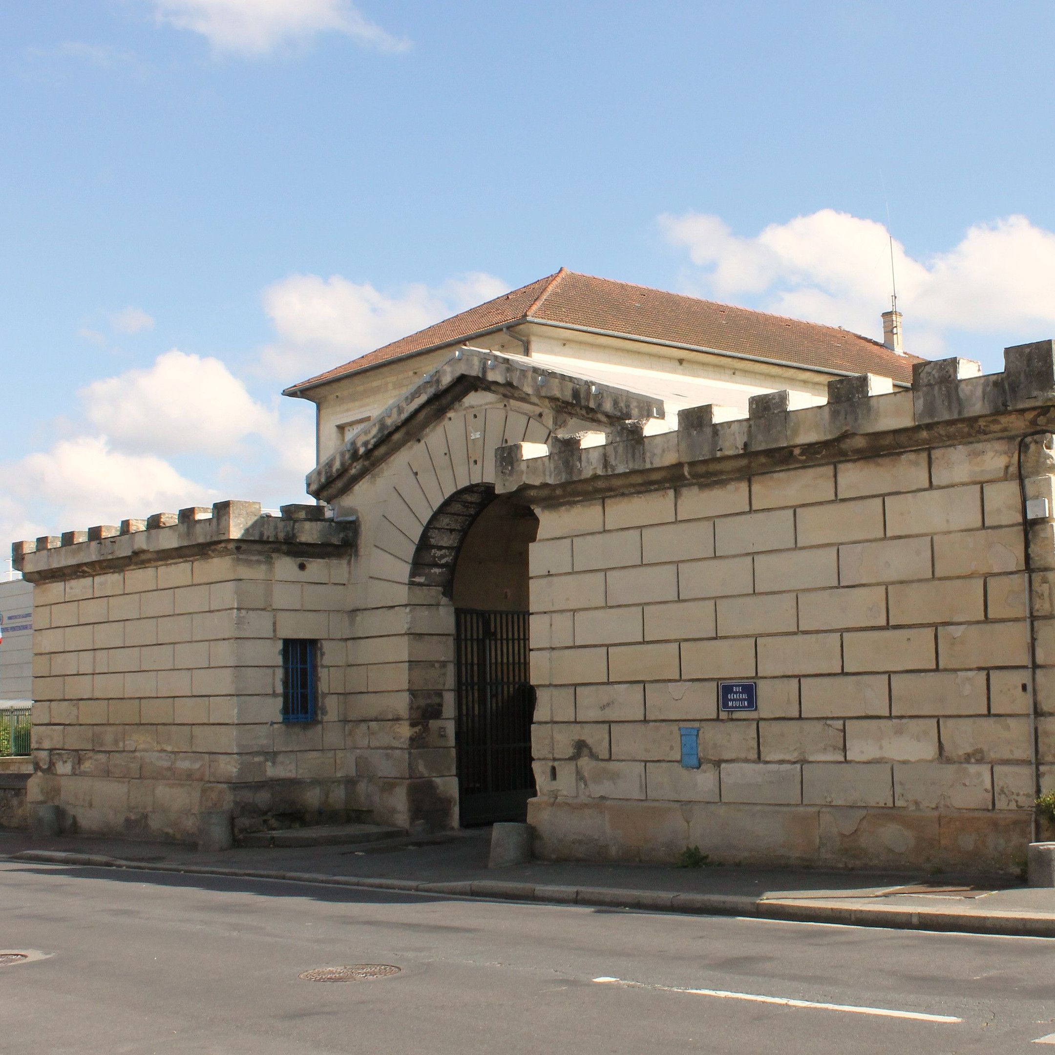 LOCAUX PÉNITENTIAIRES